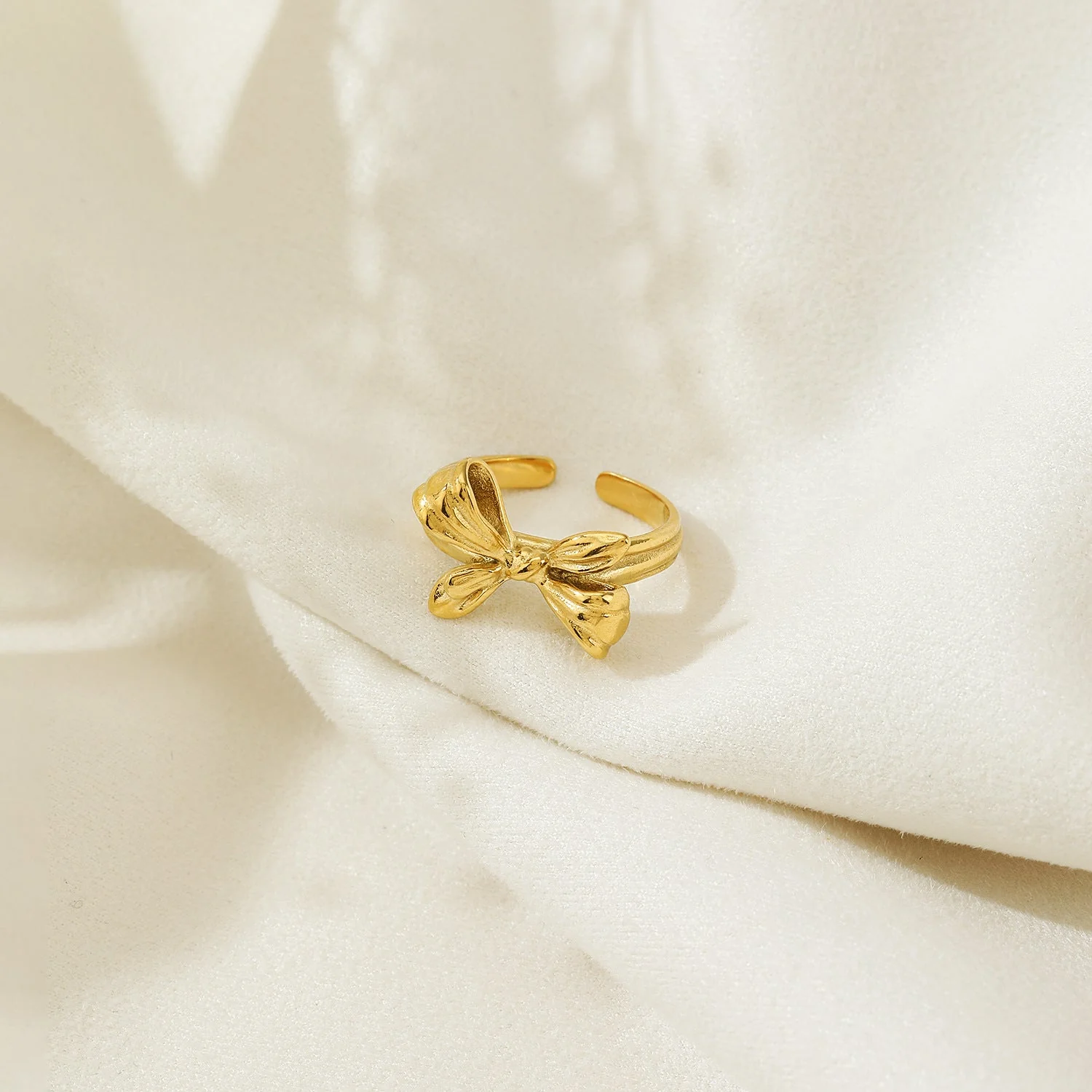 Delicate Bow Motif Gold Adjustable Ring