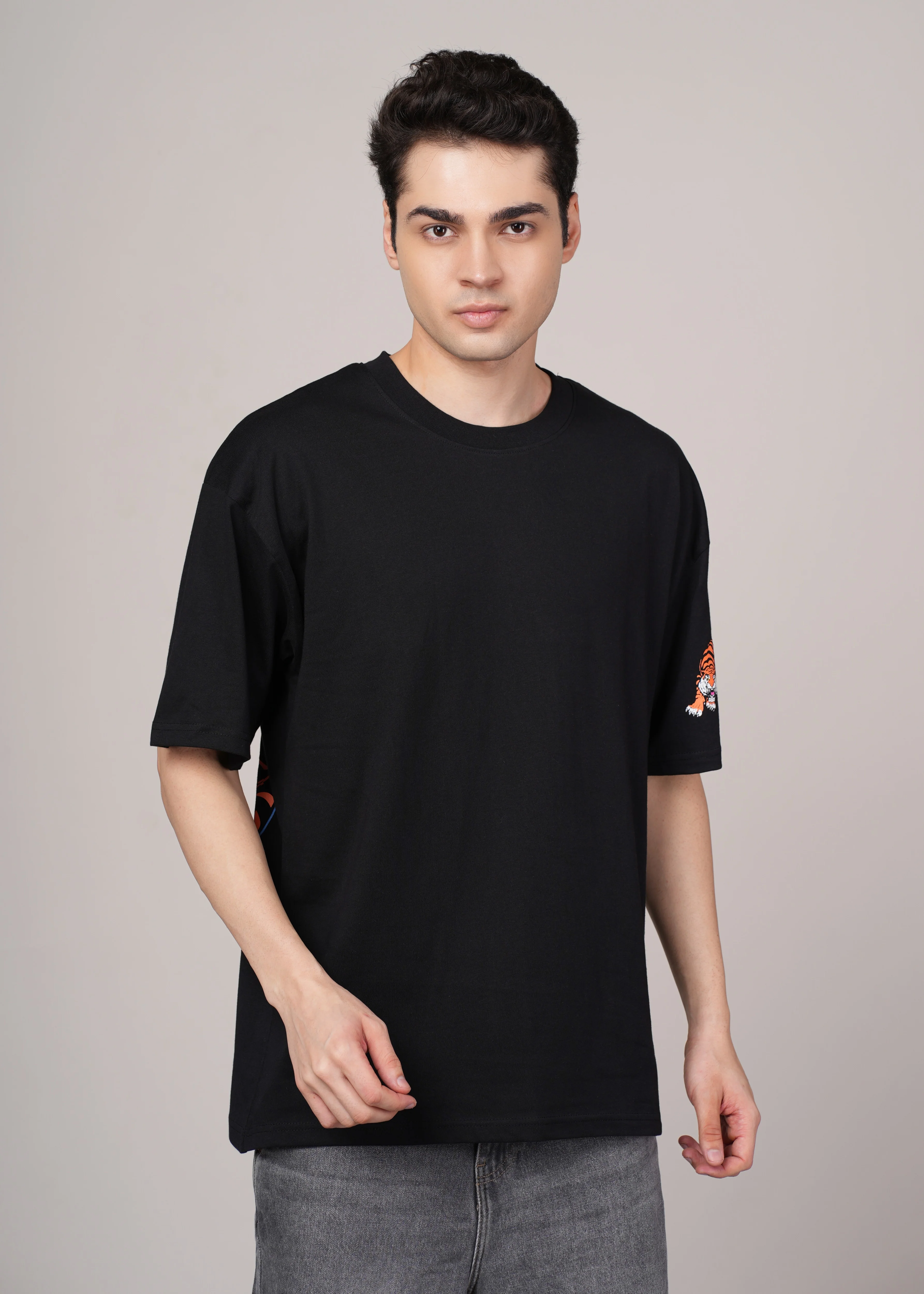 Men Black Graphic Cotton Oversized T-Shirt - Image 4