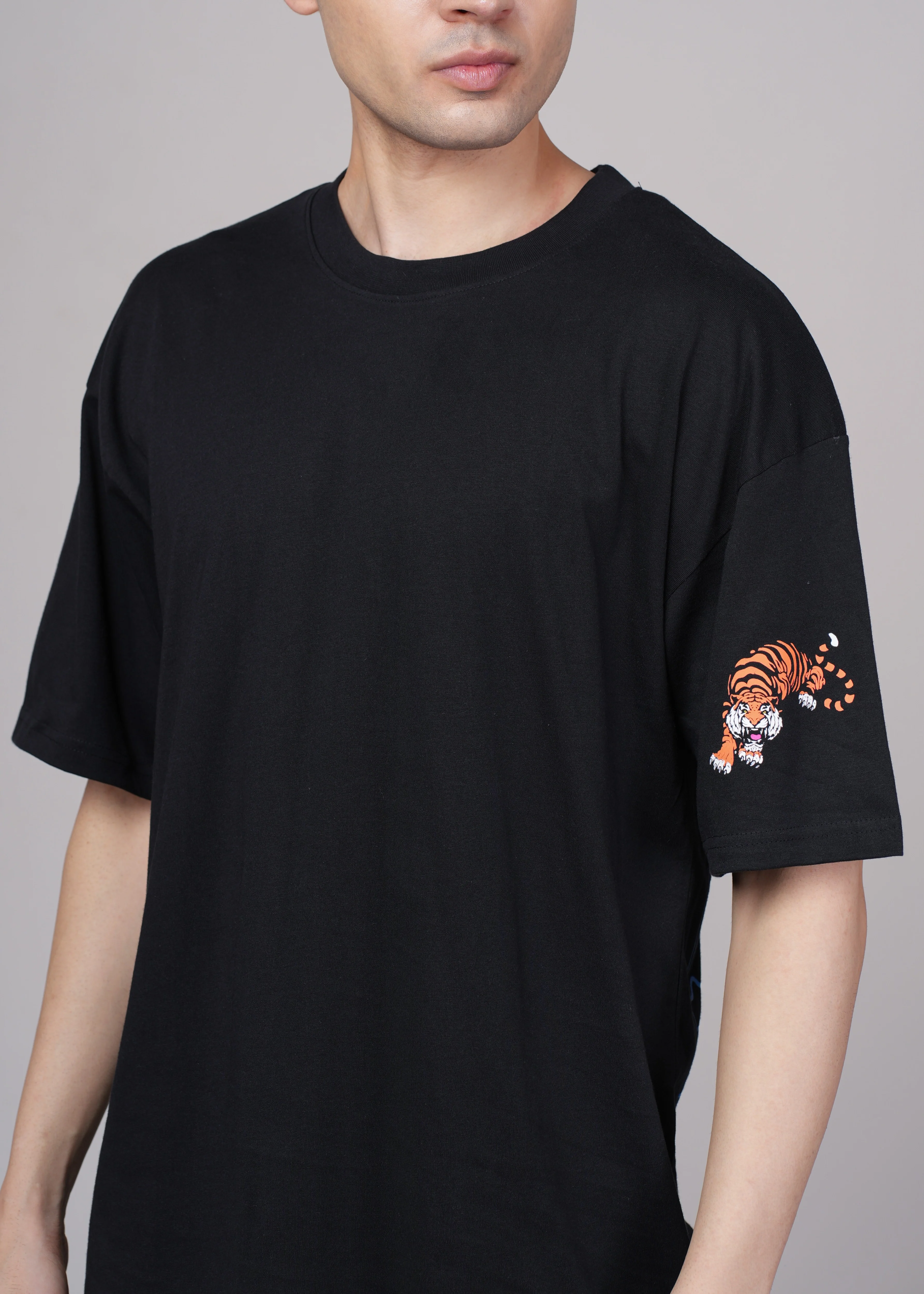 Men Black Graphic Cotton Oversized T-Shirt - Image 8