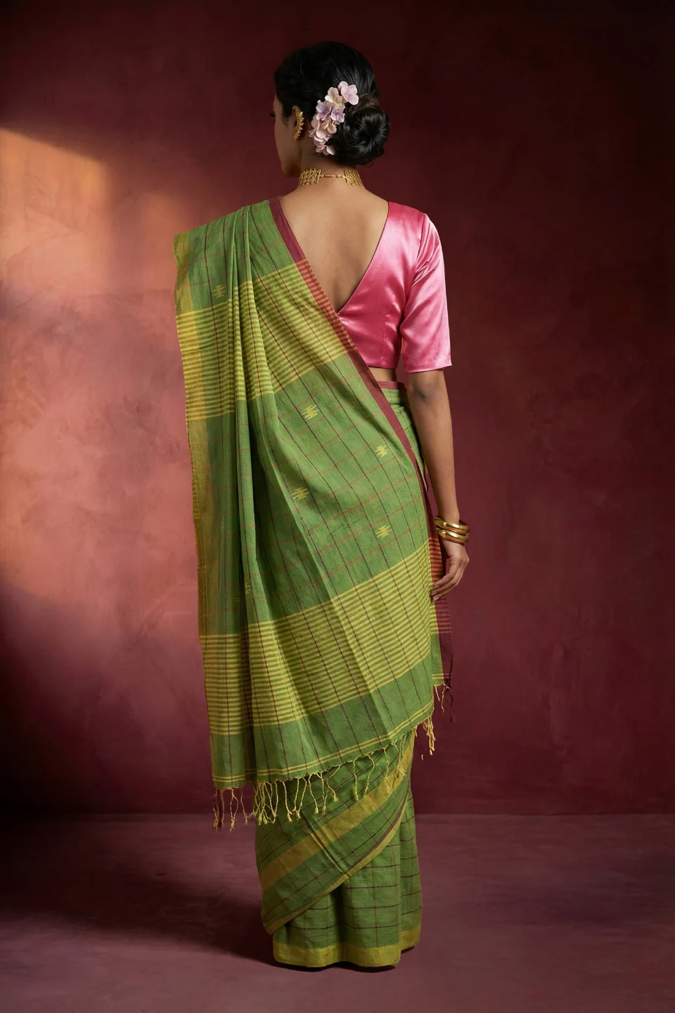 Iraaya Green Handwoven Checkered Cotton Saree - Image 3