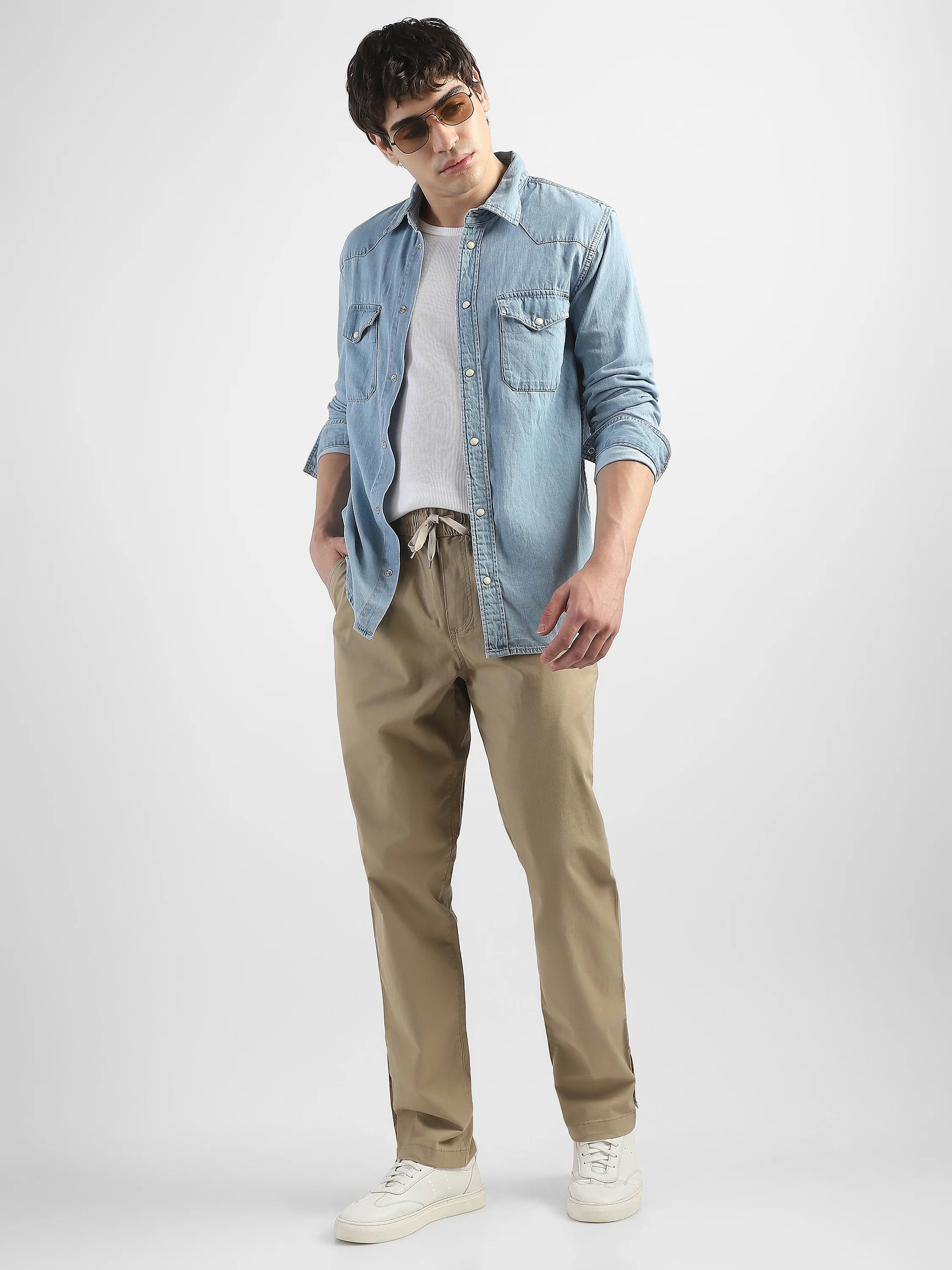 Men Beige Cotton Blend Mid-Rise Pants - Image 2