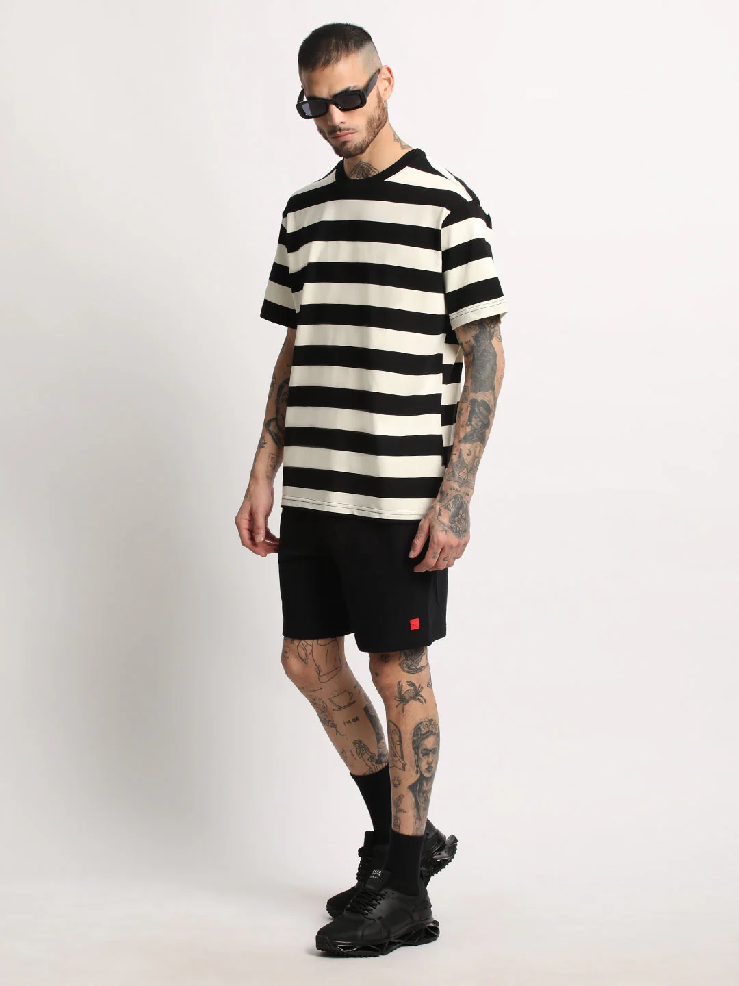 Men  Black and White Stripe Round Neck T-shirt - Image 5