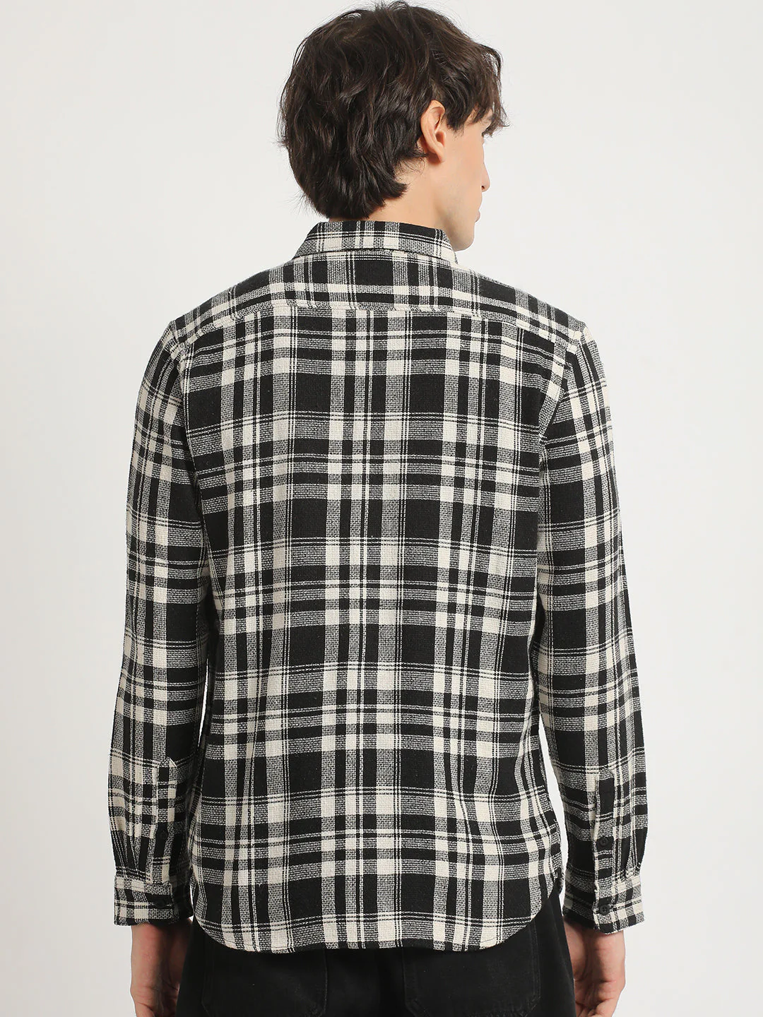 Men Black Checked Slim Fit Cotton Casual Shirt - Image 4