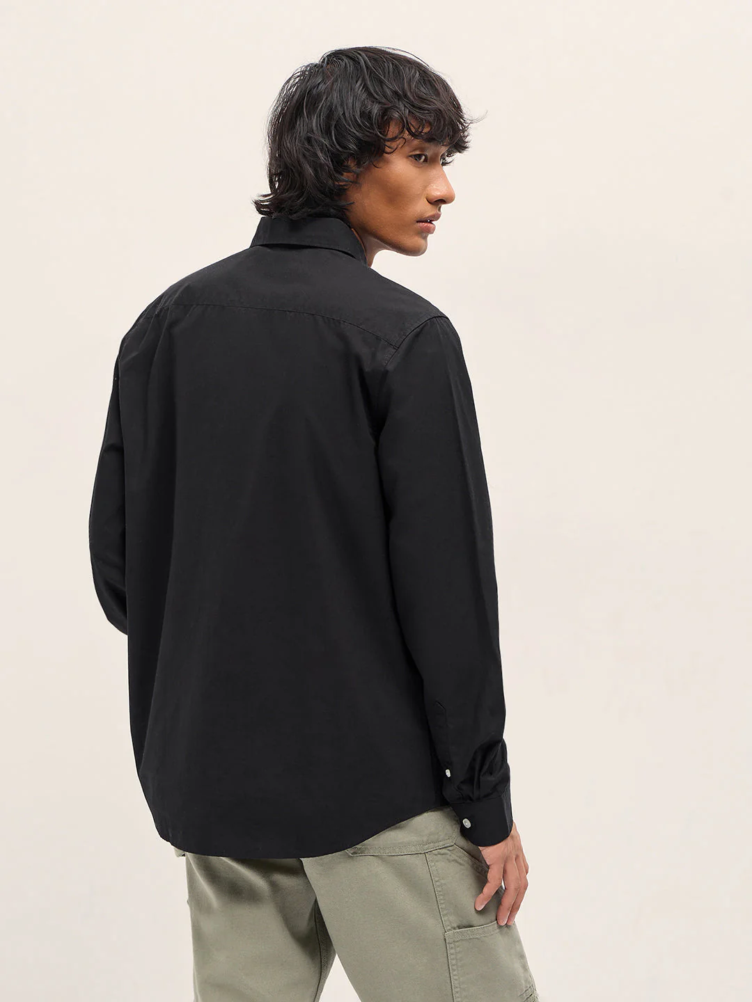 Men Black Cotton Solid Slim Fit Casual Shirt - Image 2