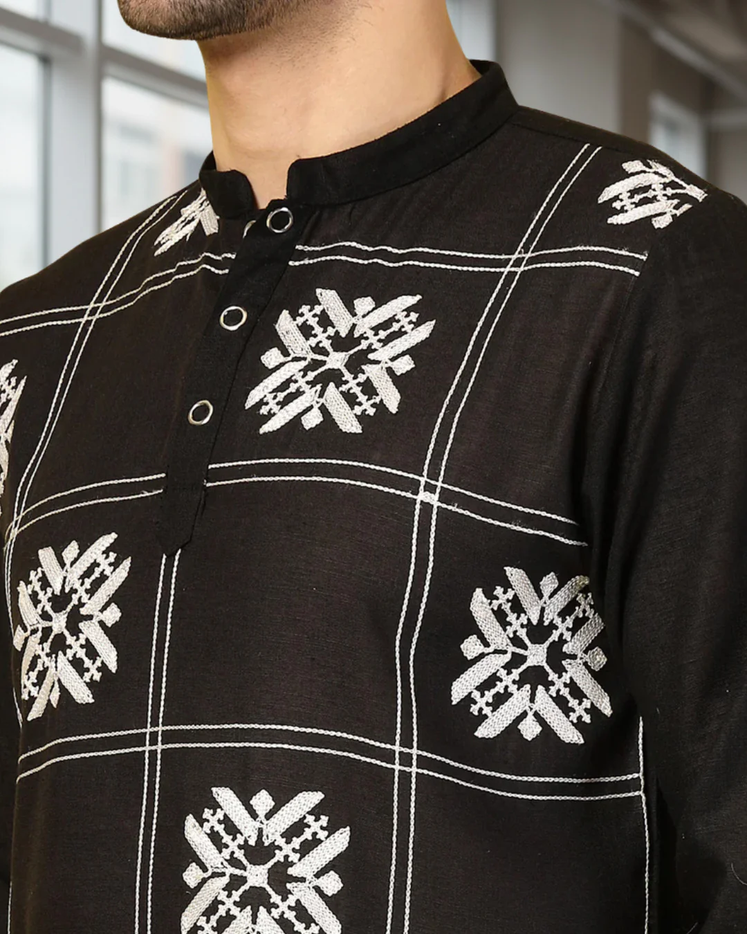 Men Black Embroidered Kurta - Image 6