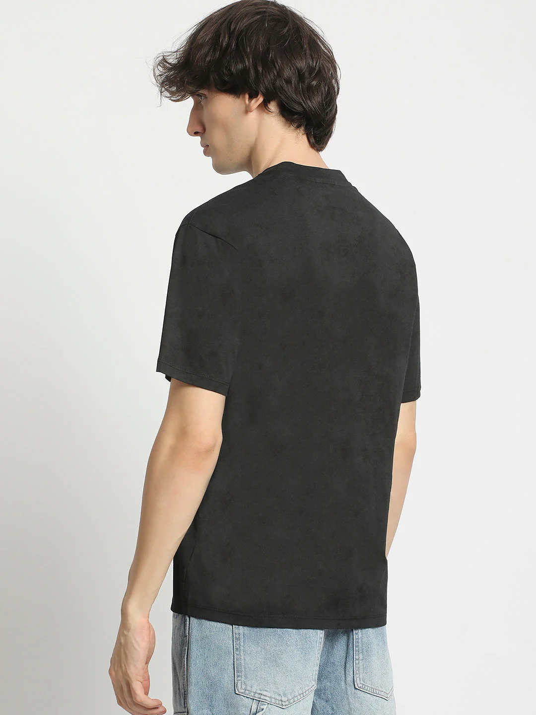 Men Black Solid Crew Neck T-Shirt - Image 4
