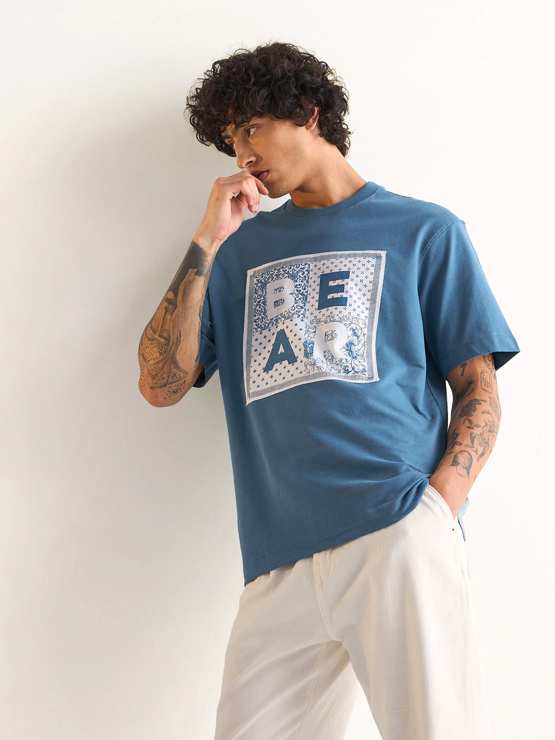 Men Blue Oversize Patchwork Graphic Print Crew Neck T-shirt