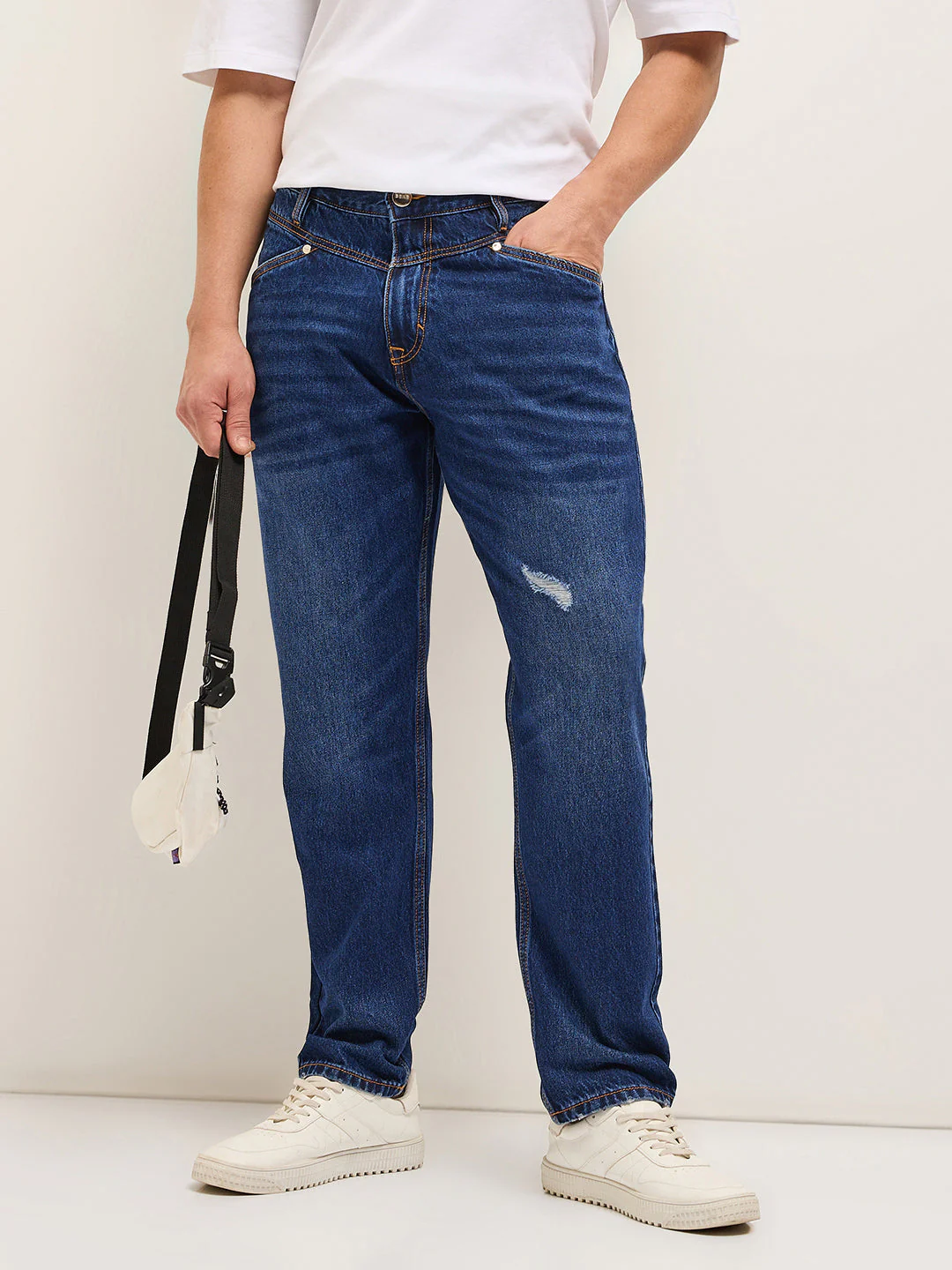 Men BlueLight Fade High Distressed Mid-Rise Relaxed Fit Jeans