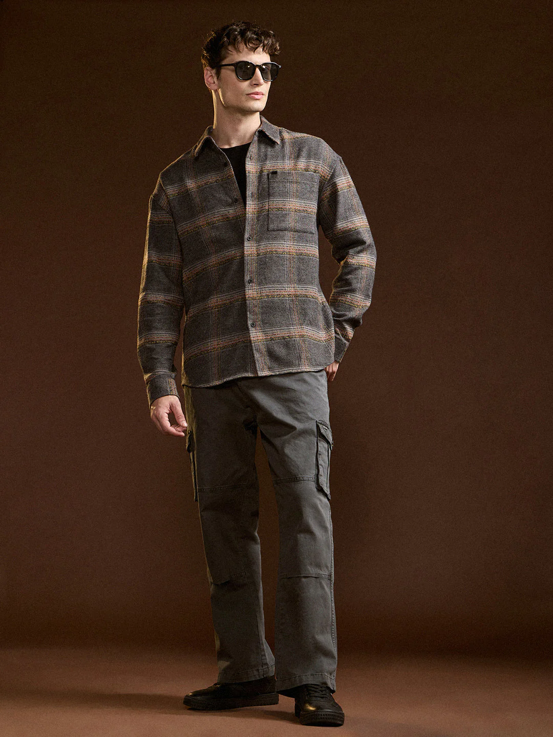 Men Grey Solid Straight Fit Functional & Stylish Cargo Pant