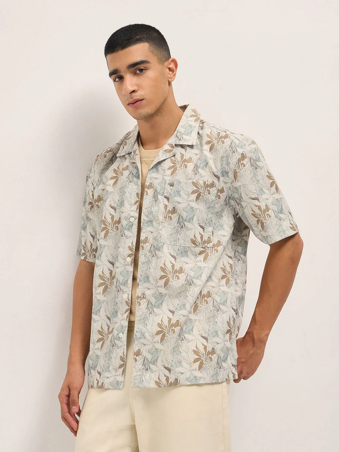 Men Multicolor Tropical Leaf Print Oversized Fit Half Sleeve Shirt