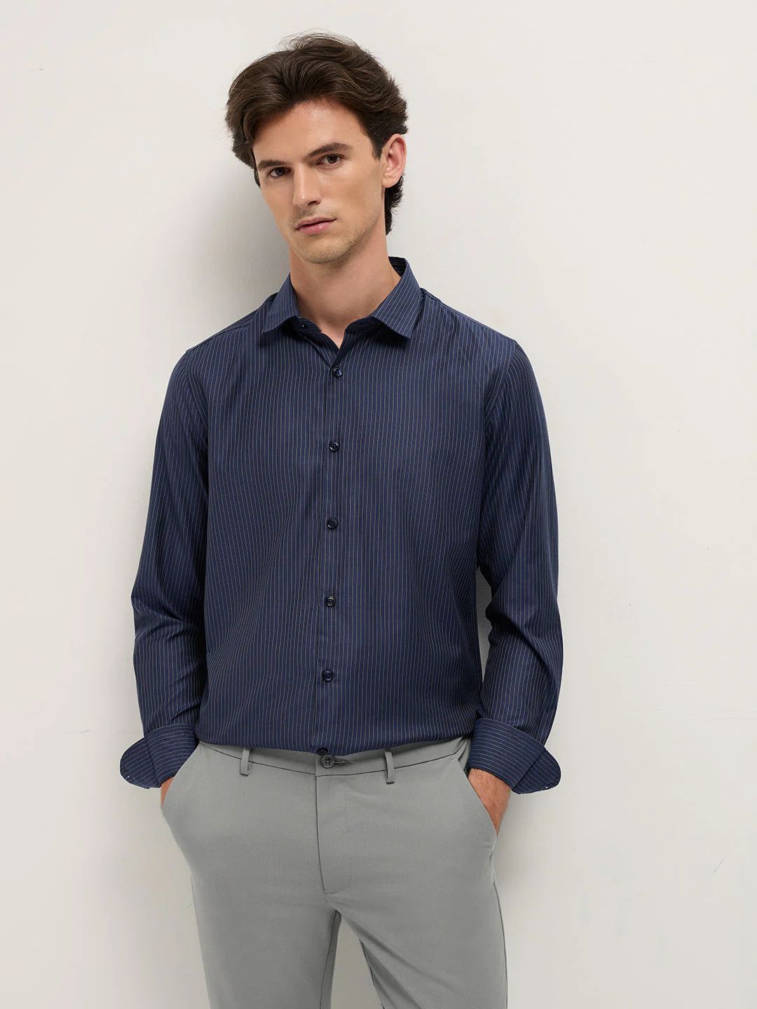 Men Navy Blue Woven Pin Stripe Design Tailored Fit Formal Shirt