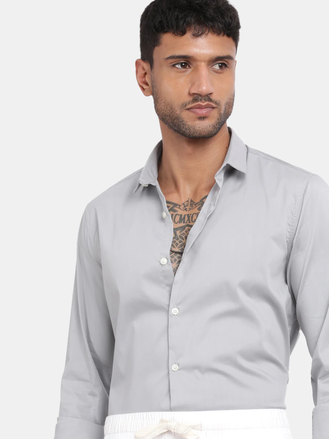 Men Silver Slim Fit Spread Collar Full Sleeve Casual Shirt
