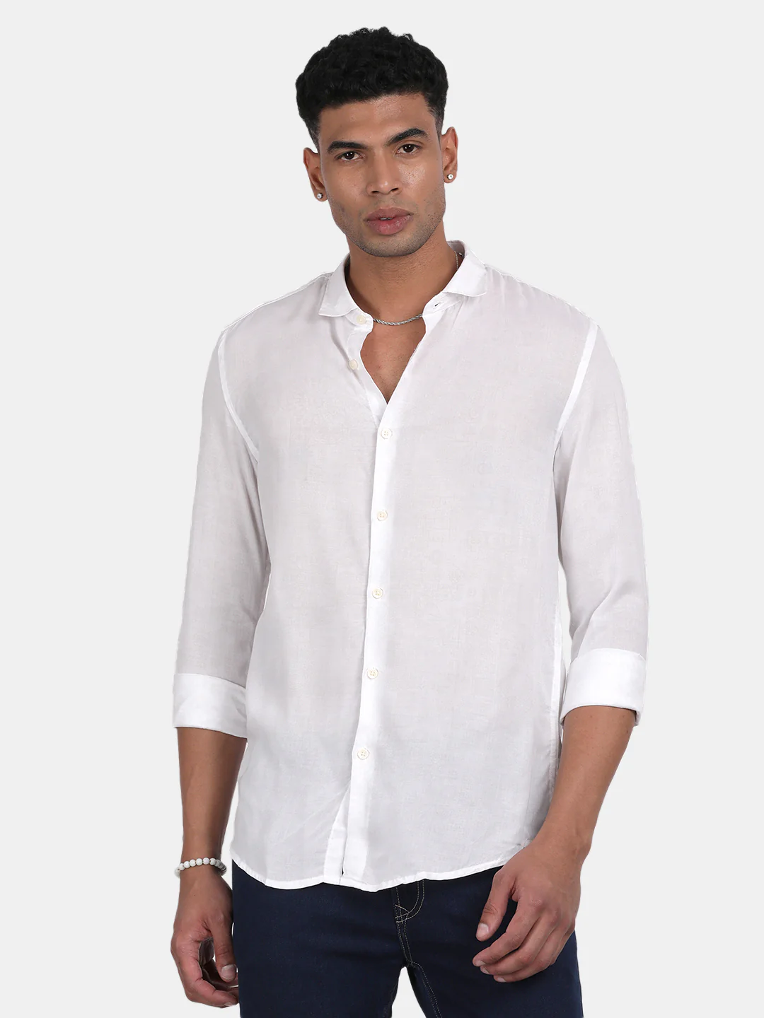 Men White Slim Fit Spread Collar Full Sleeve Casual Shirt