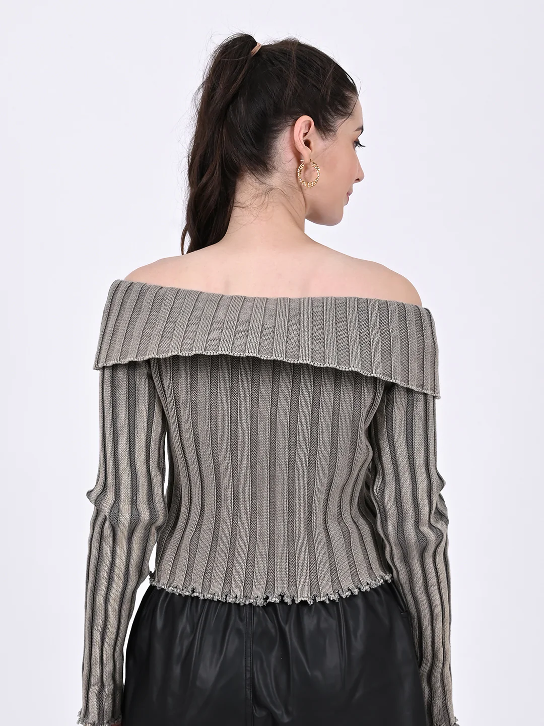 Women Striped Off-Shoulder Crop - Image 4
