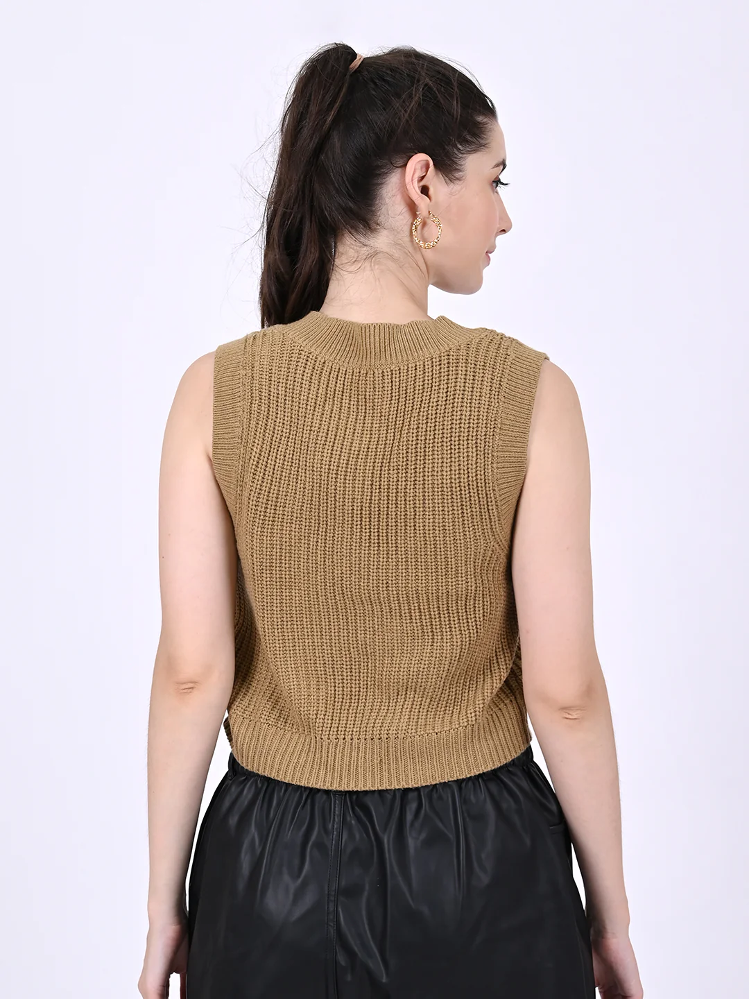 Women Grey Cable Knit Vest - Image 4