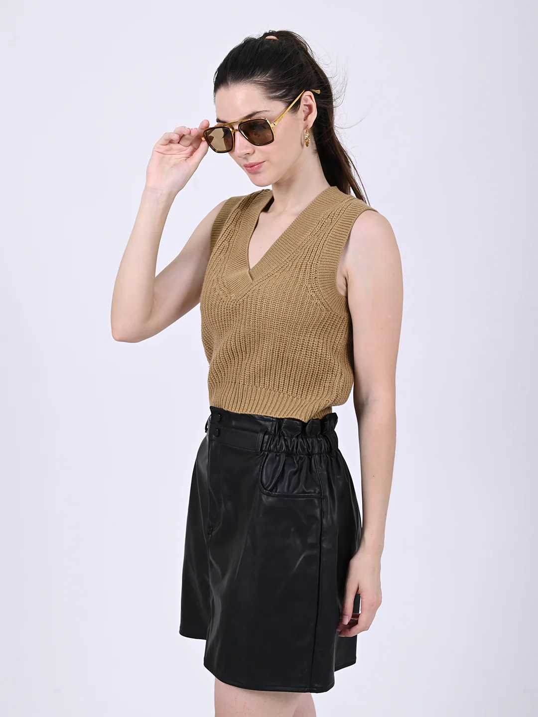 Women Grey Cable Knit Vest - Image 6