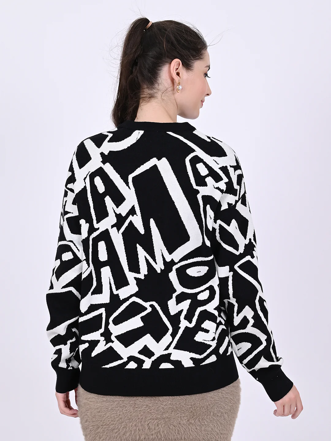 Women Black & White Sweatshirt - Image 4