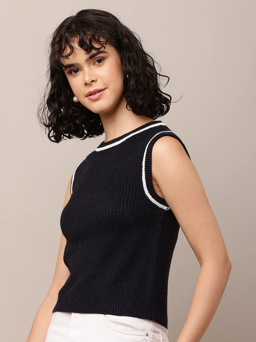 Women Dark Blue Round Neck Sleeveless Vest - Image 2