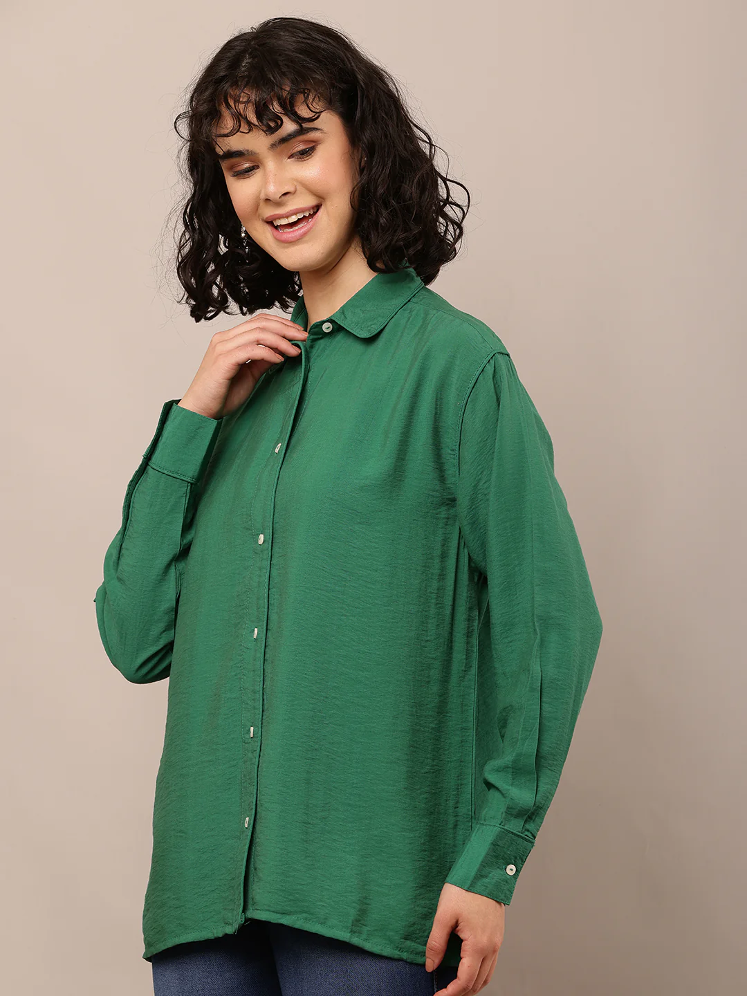 Women Green Shirt with Collar and Full Sleeves - Image 2