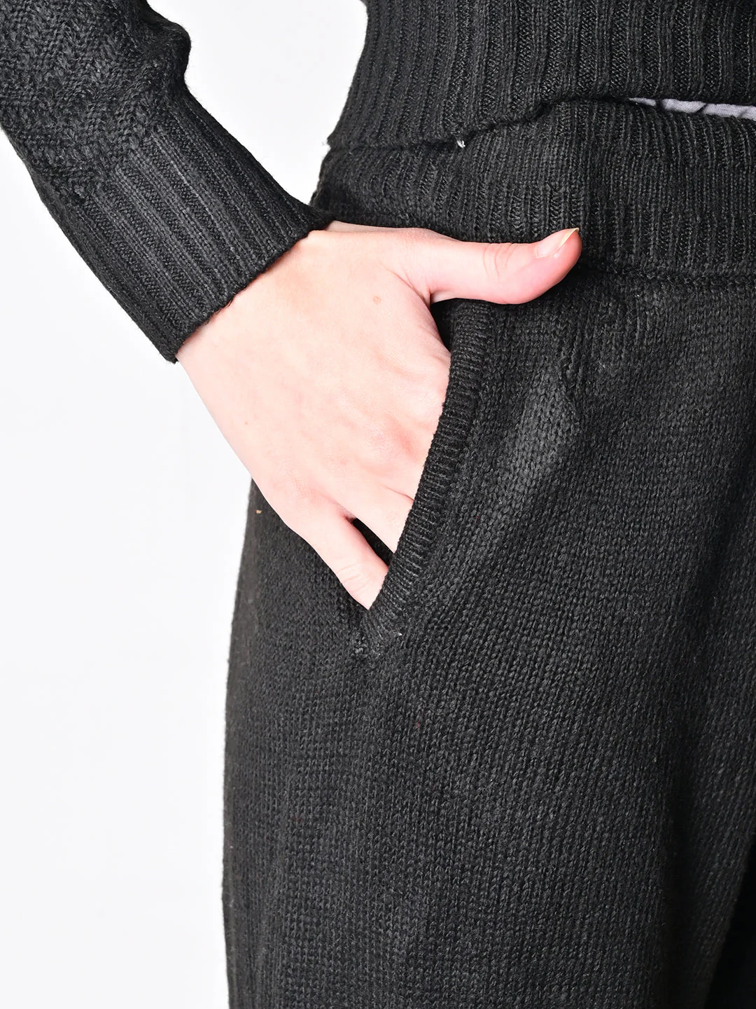 Women Black Jogger Set - Image 6
