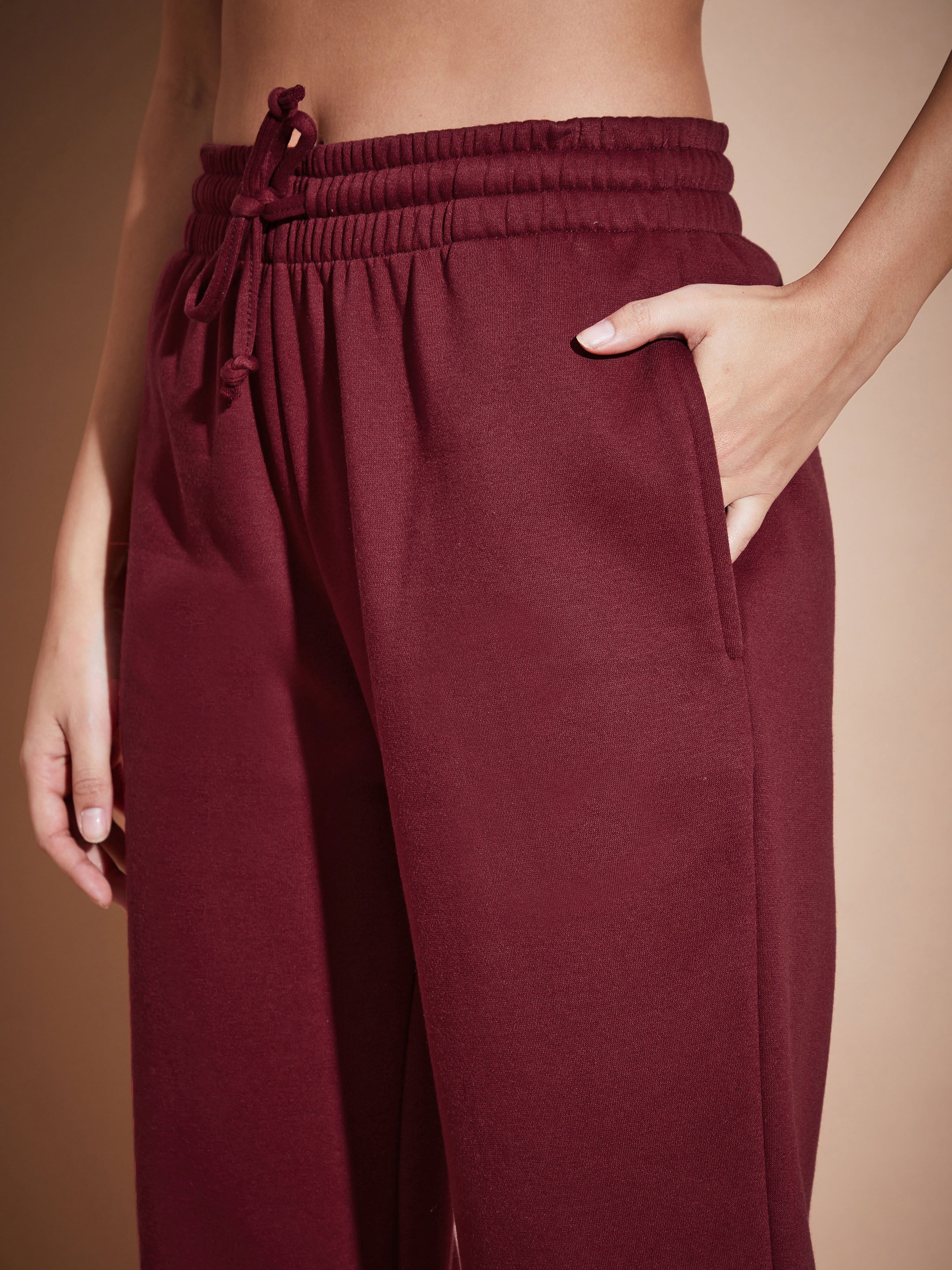 Women Maroon Fleece Oversized Sweatshirt With Joggers - Image 4