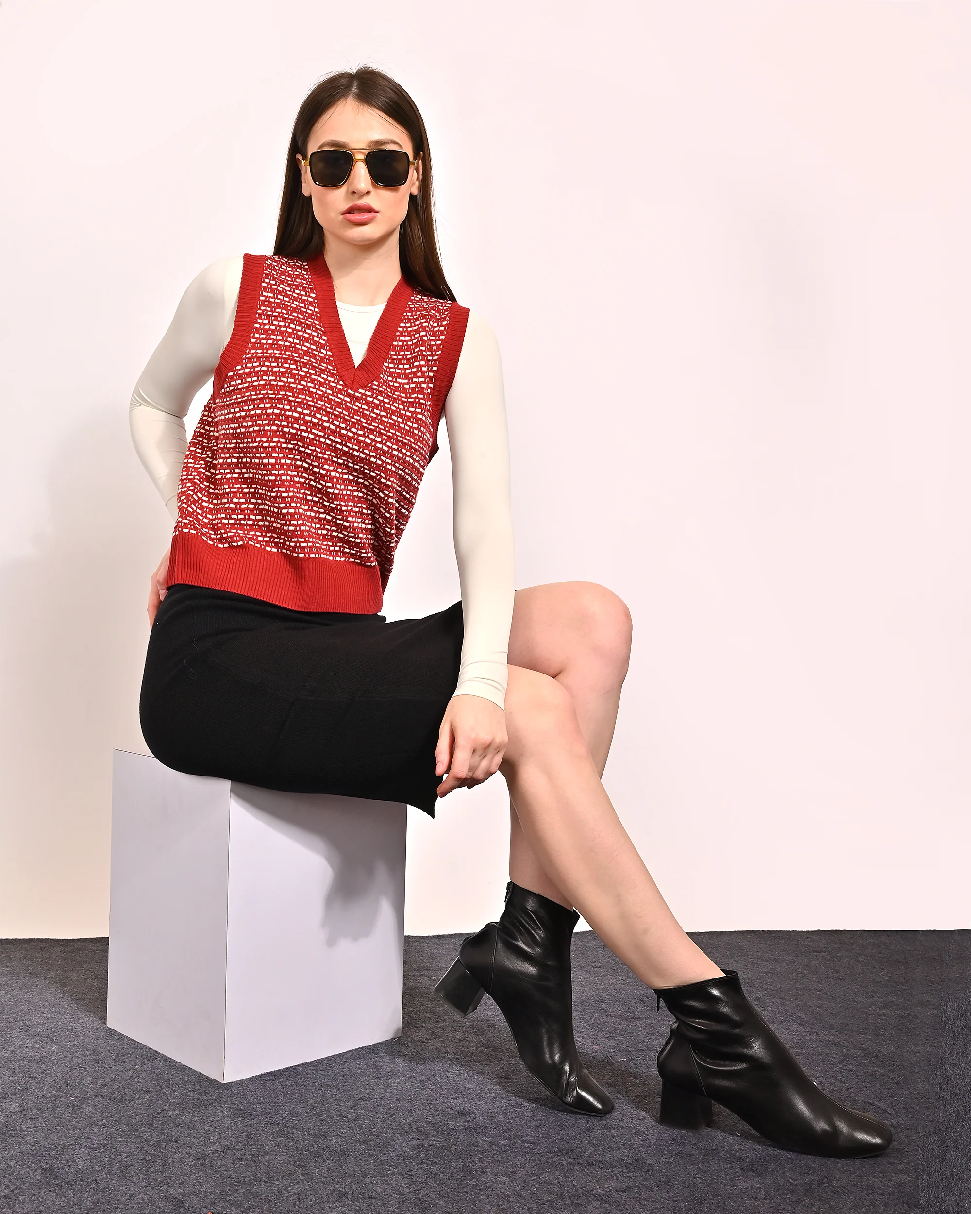 Women Red V Neck Vest Sweater - Image 5