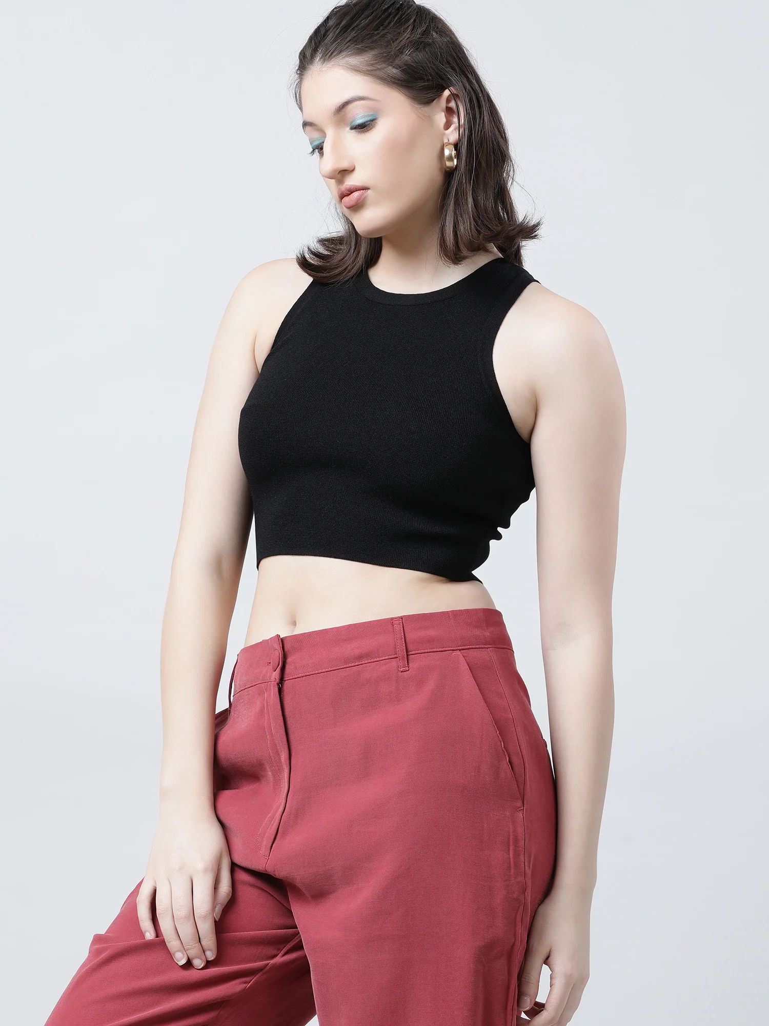 Women Slim Fit Black Sleeveless Crop Top - Image 2